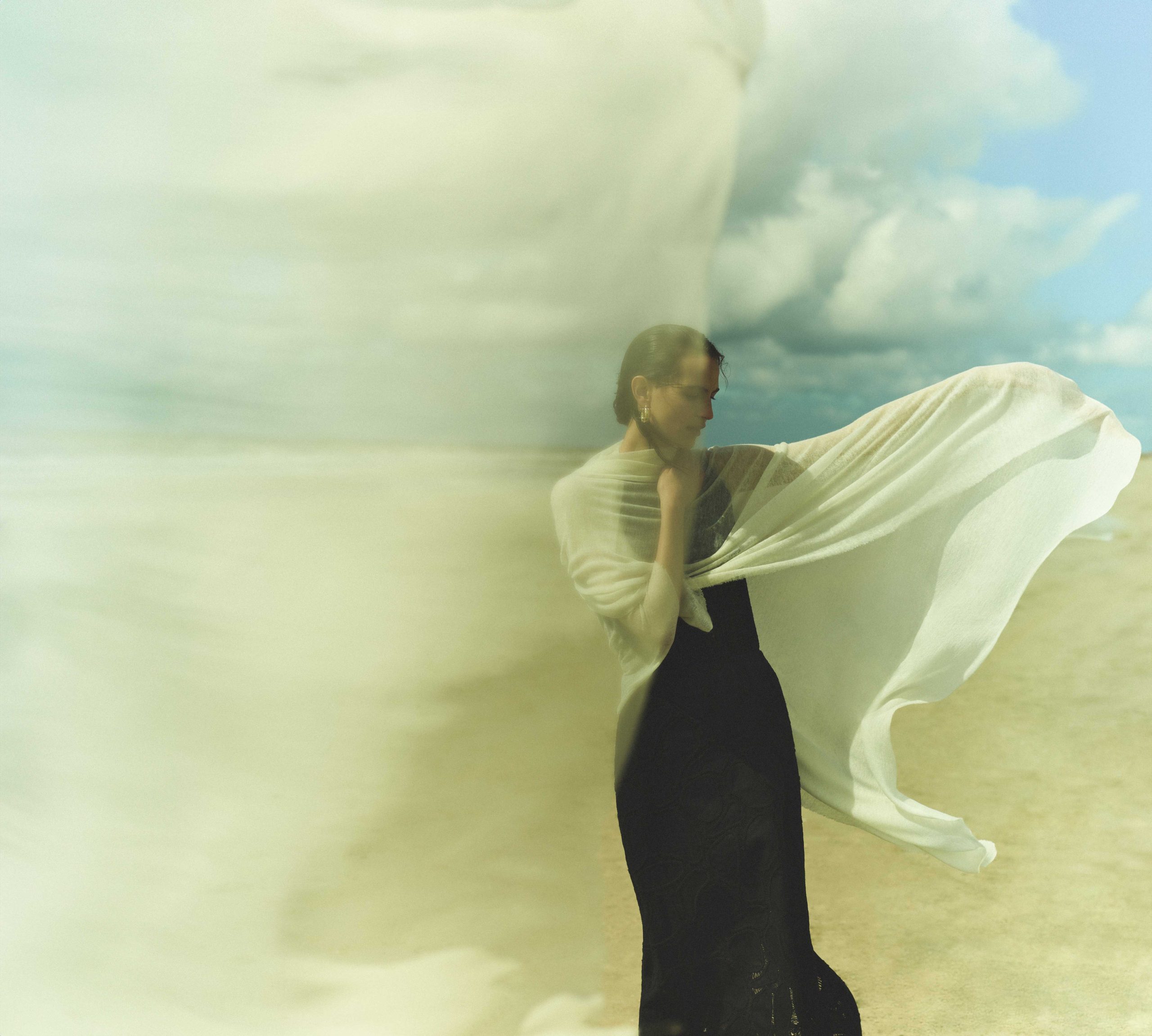 Minimal Resort  — Massimo Dutti
